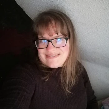 Blogger: Littlechosbookshelf