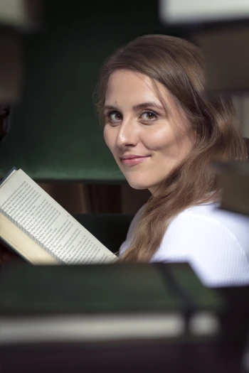 Autor: Konelli, Anna