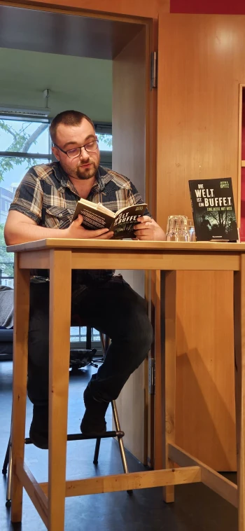 Autor: Opitz, Justin