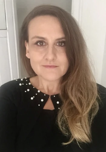 Autor: Vajda, Simone